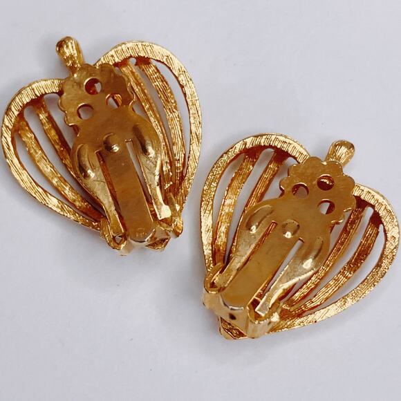 Vintage 1960s Heart Clip On Earrings Mid Century Gold Tone Sculptural Jewelry - Picture 8 of 11